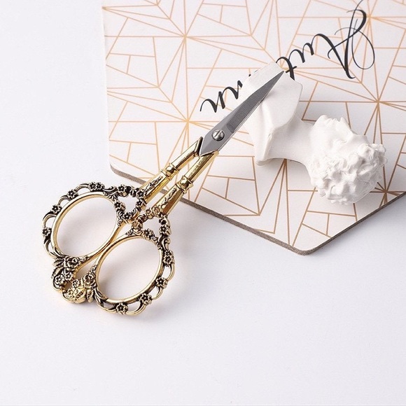 Classic European Scissors, Vintage Floral Pattern, 4 Colors - Picture 12 of 16